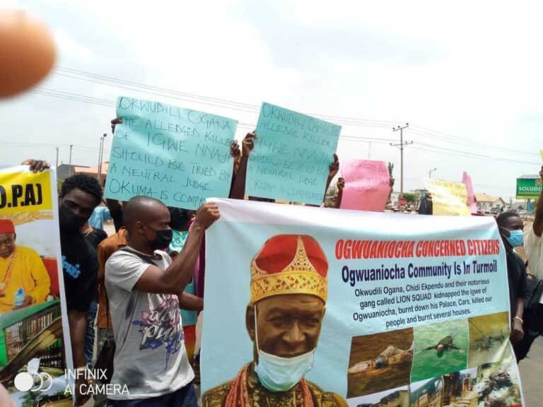Anambra Community Storms Government House Over Monarch Abduction, And Murder