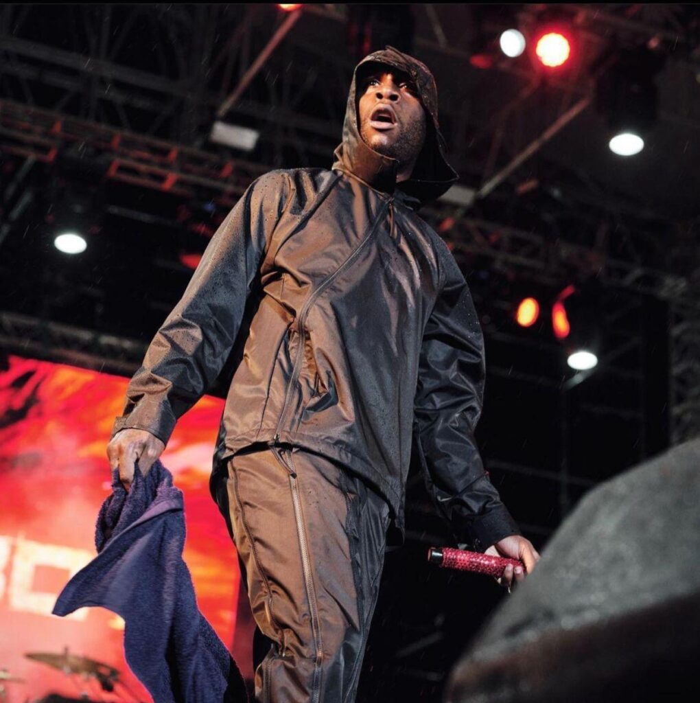 Nigerian Singer, Burna Boy Performs Inside Rain, Appreciates Fans, Supporters