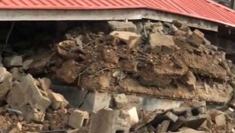 Video: Building collapses in Sango police barracks in Oyo state