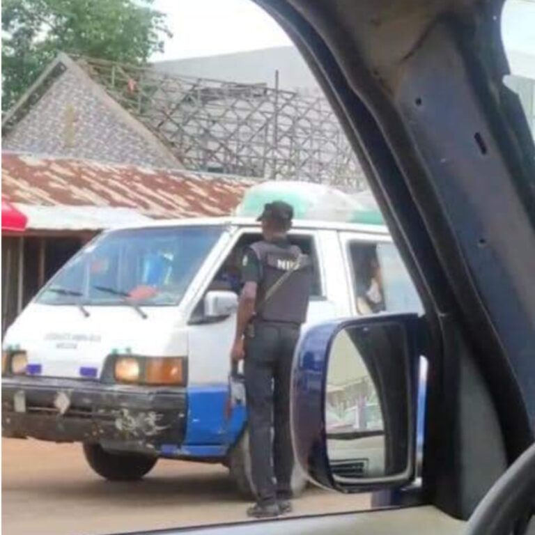 Anambra Police Chief Orders Probe into Video of Officer Collecting Bribe at Checkpoint