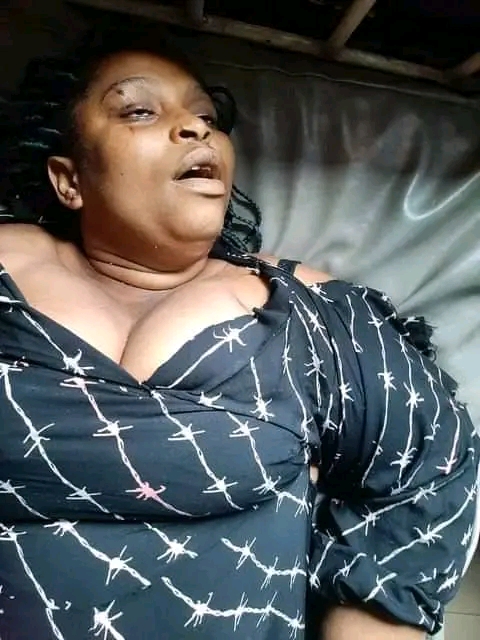 Unidentified Woman Loses Life To High-Speed Erosion In Anambra (Photos) 1 Unidentified Woman Loses Life To High-Speed Erosion In Anambra (Photos)