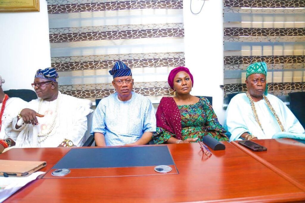 Lagos Gov, Sanwo-Olu Presents Staff Of Office To Four Monarchs (Photos) 2 Lagos Gov, Sanwo-Olu Presents Staff Of Office To Four Monarchs (Photos)