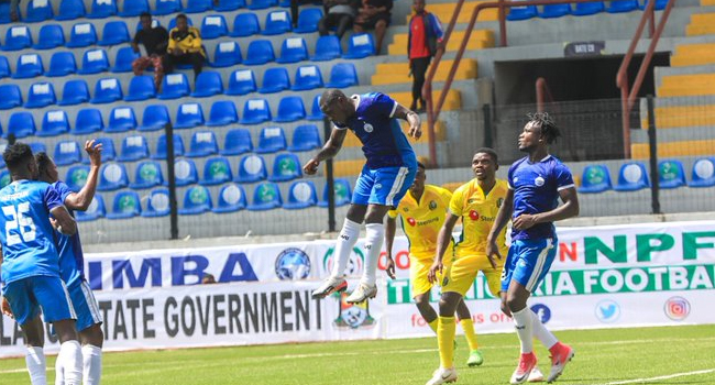 Governor Obaseki Joins Bendel Insurance in Training Ahead of ASO Chiefs Clash 2 Governor Obaseki Joins Bendel Insurance in Training Ahead of ASO Chiefs Clash