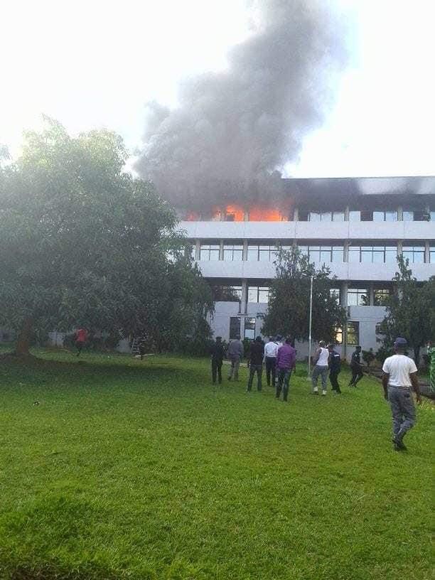 BREAKING: Supreme Court Building at Three Arms Zone Abuja on Fire 1 BREAKING: Supreme Court Building at Three Arms Zone Abuja on Fire