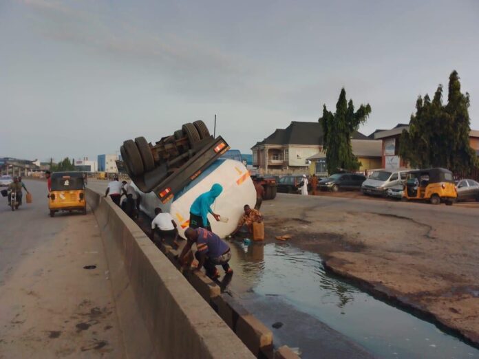LASTMA Prevents F!re Incident On Lagos-Abeokuta Expressway