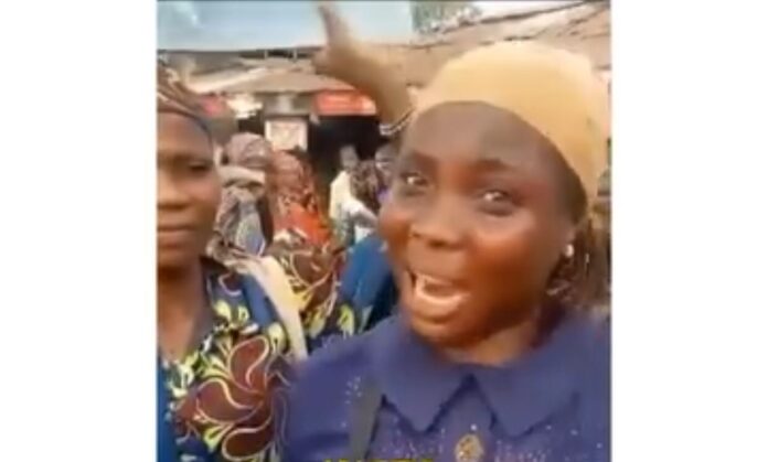 Angry Fish market traders stage protest over high cost of fish in Oyo State