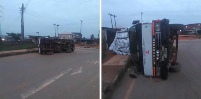 Heavy Truck Falls On Lagos Road, Spills Content