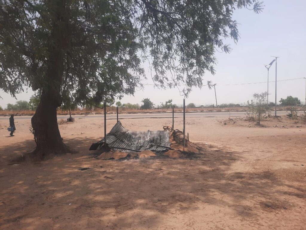 Suspected Repentant B'Haram Insurgents Burn NDLEA, NCS Checkpoints In Borno (Photos)