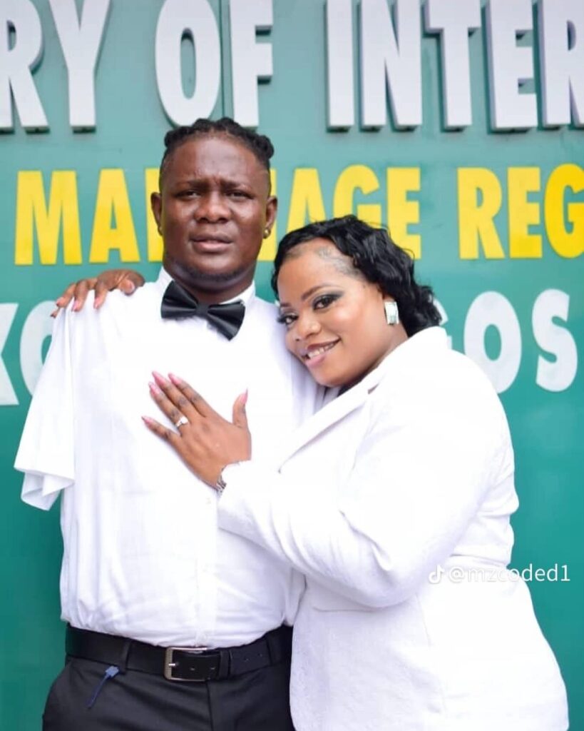 NEPA Man who lost both arms in an acc!dent while working weds his woman (Photos)